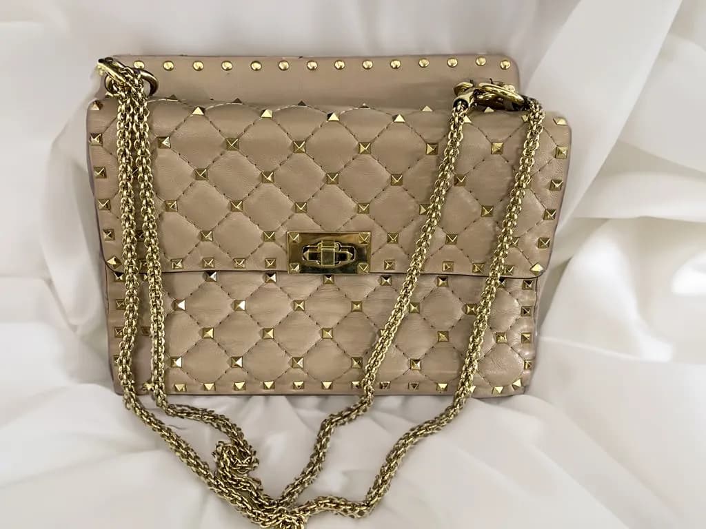Designer leather handbag restoration and color matching Dubai